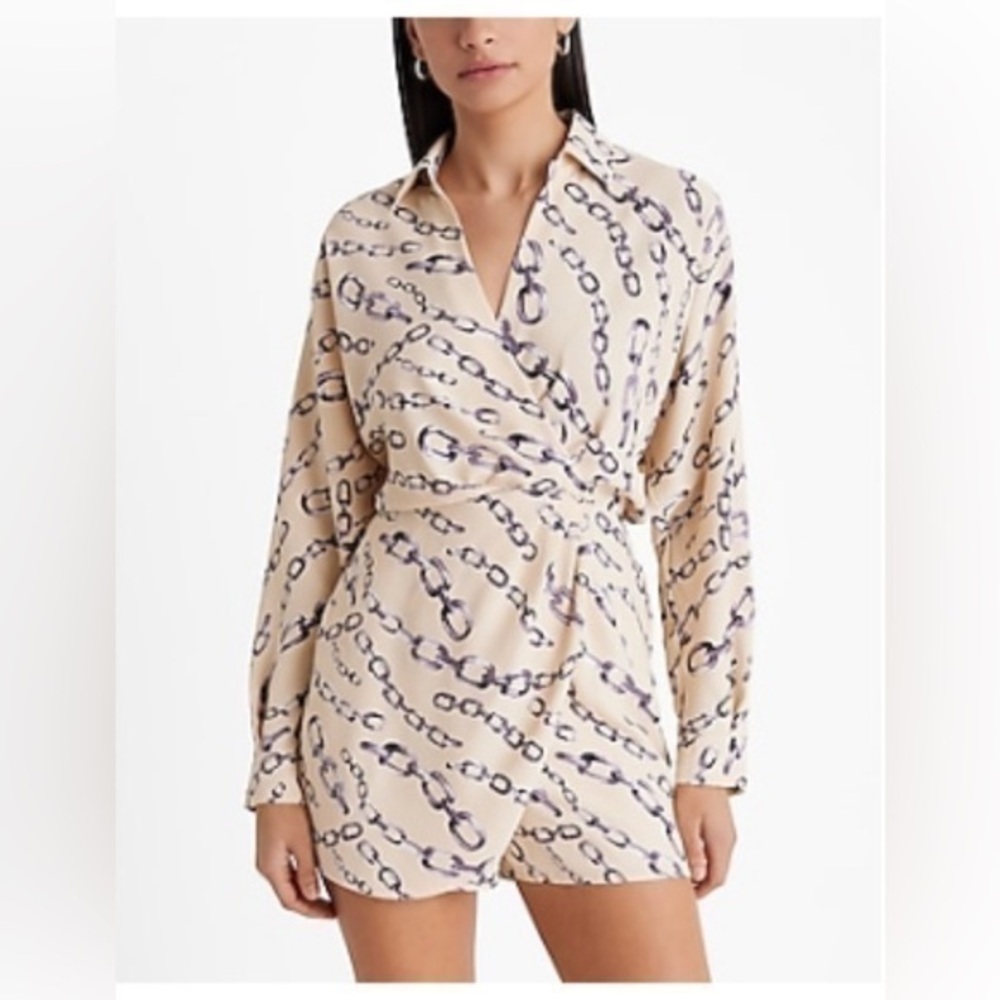 Express Printed Deep V-Neck Surplice
Shirt Romper Size XL